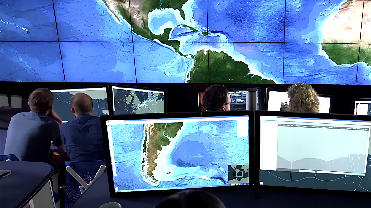 Knowledge wall and briefing display environment