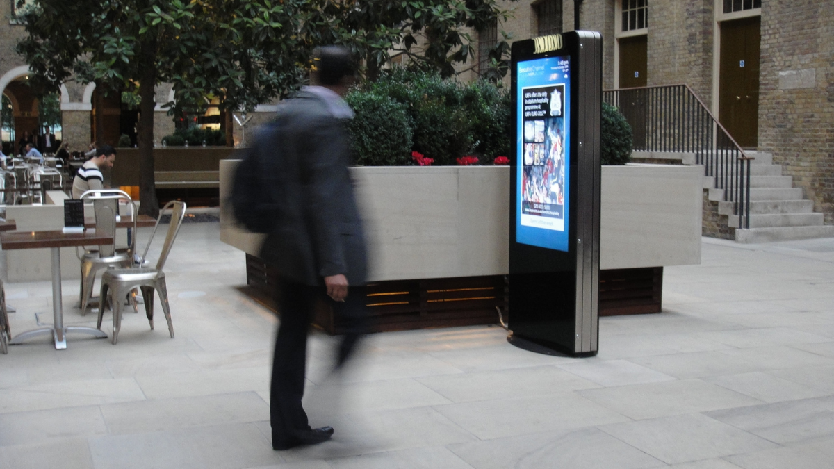 Digital advertising totem display